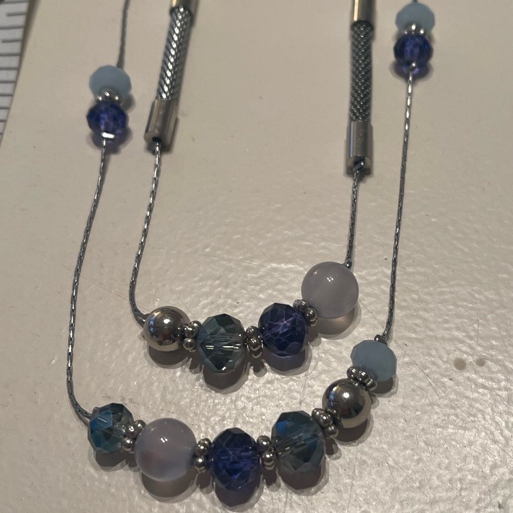 NWOT. Beautiful Blue and Silver Beaded Necklace
